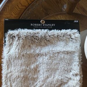 NEW Home Collection Faux Fur Table Runner